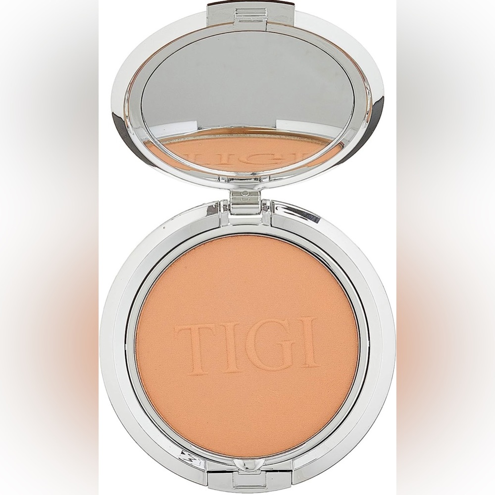 Tigi Powder Foundation NEW  in box Entice